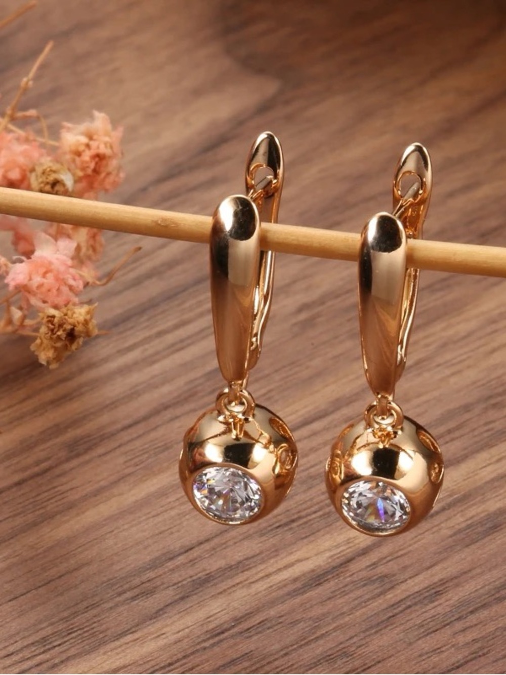 3/$40 NWT 585 Rose Gold Zircon Dangle Earrings